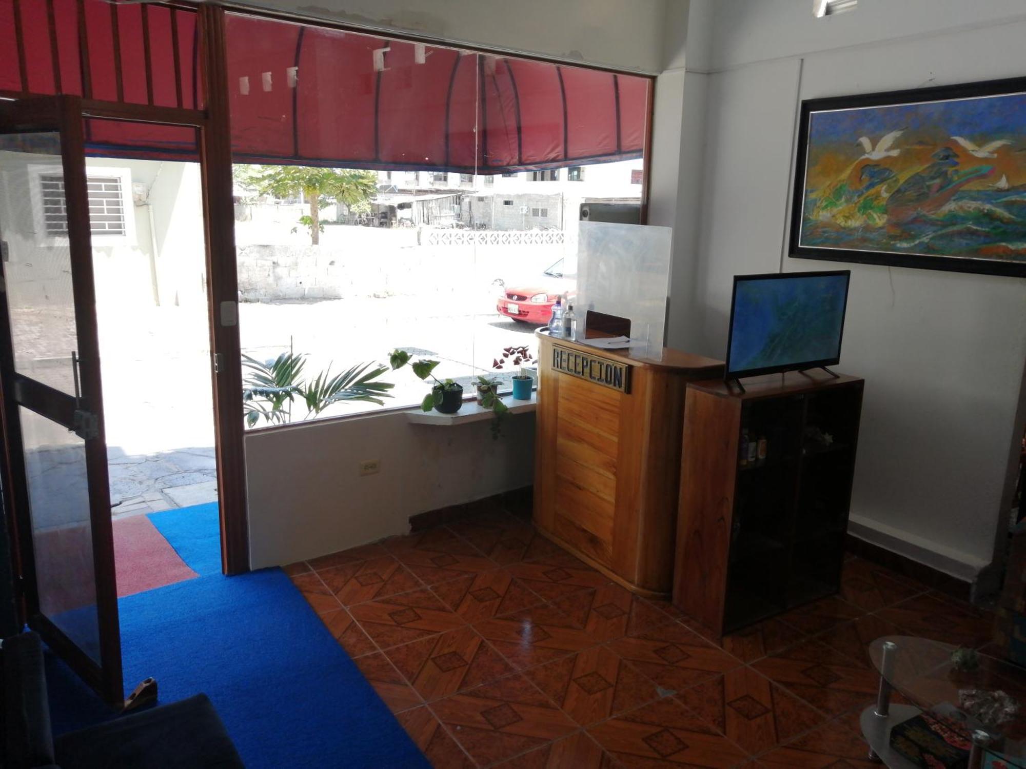 Hostal La Casa De Luis Puerto Baquerizo Moreno Bagian luar foto