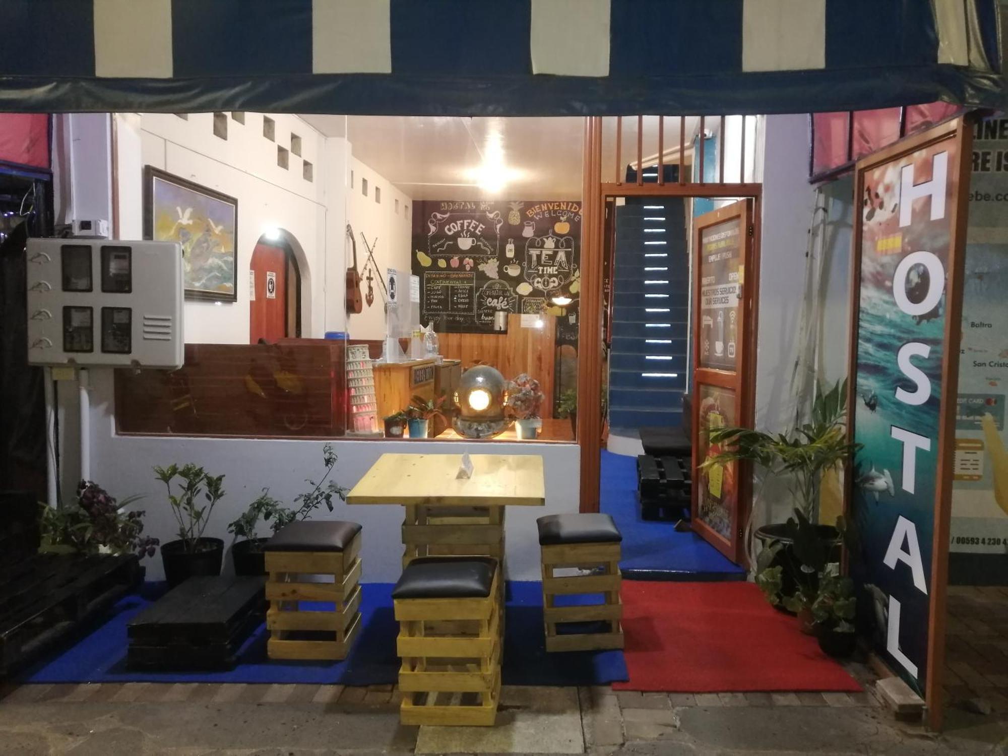 Hostal La Casa De Luis Puerto Baquerizo Moreno Bagian luar foto