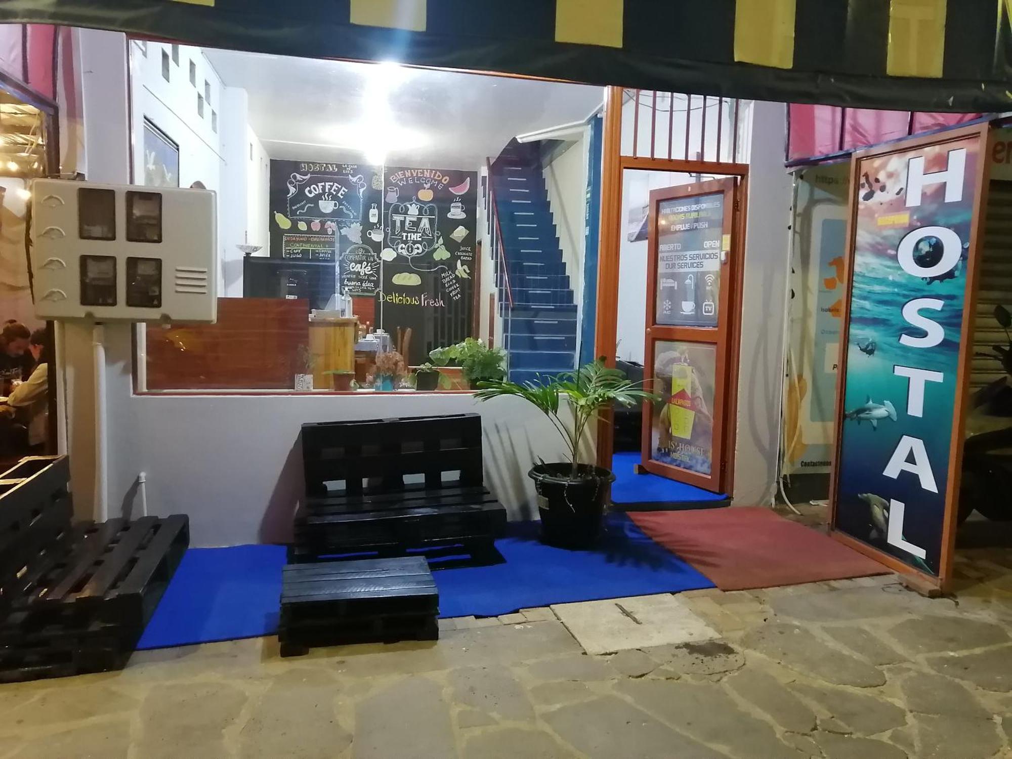 Hostal La Casa De Luis Puerto Baquerizo Moreno Bagian luar foto