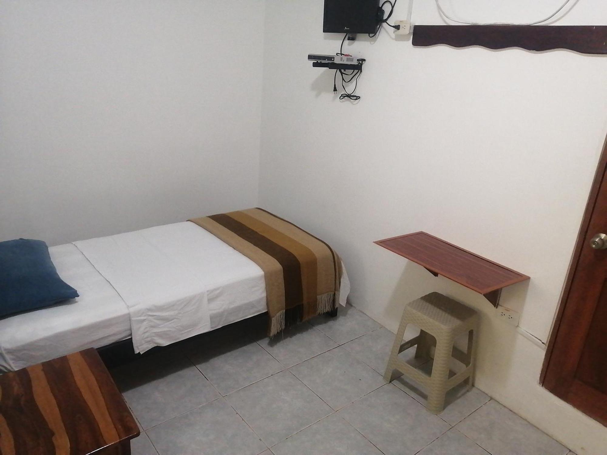 Hostal La Casa De Luis Puerto Baquerizo Moreno Bagian luar foto