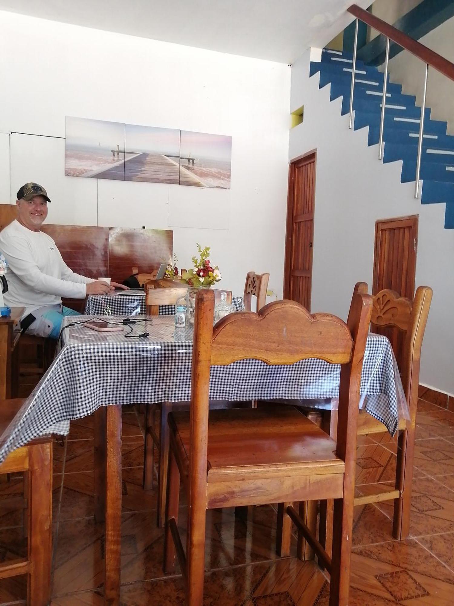 Hostal La Casa De Luis Puerto Baquerizo Moreno Bagian luar foto