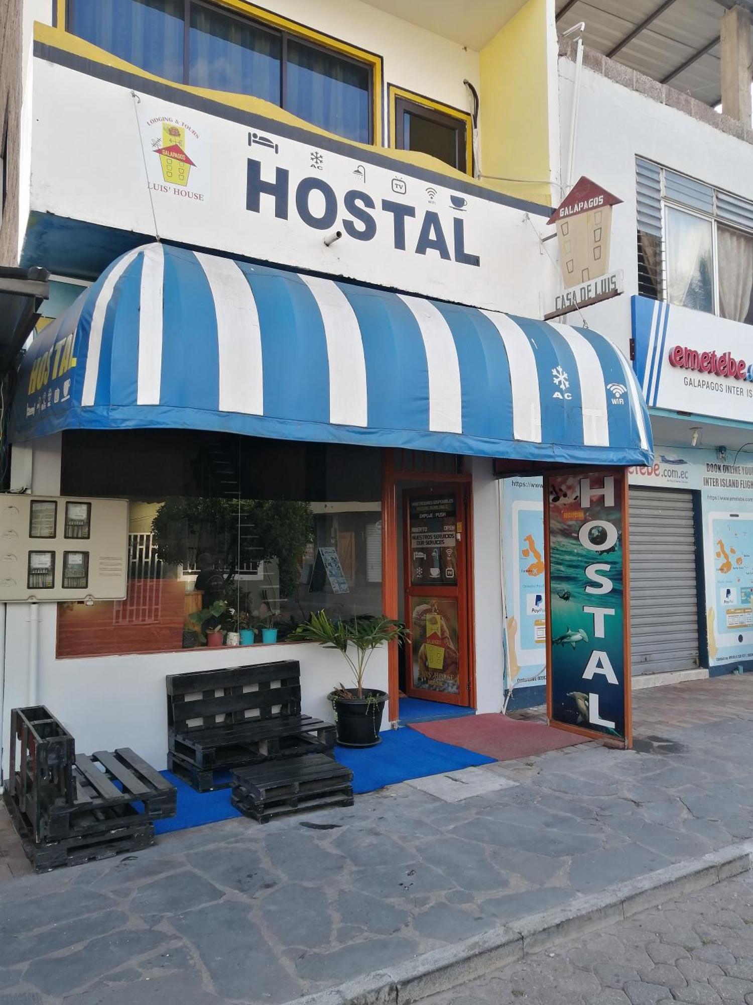 Hostal La Casa De Luis Puerto Baquerizo Moreno Bagian luar foto