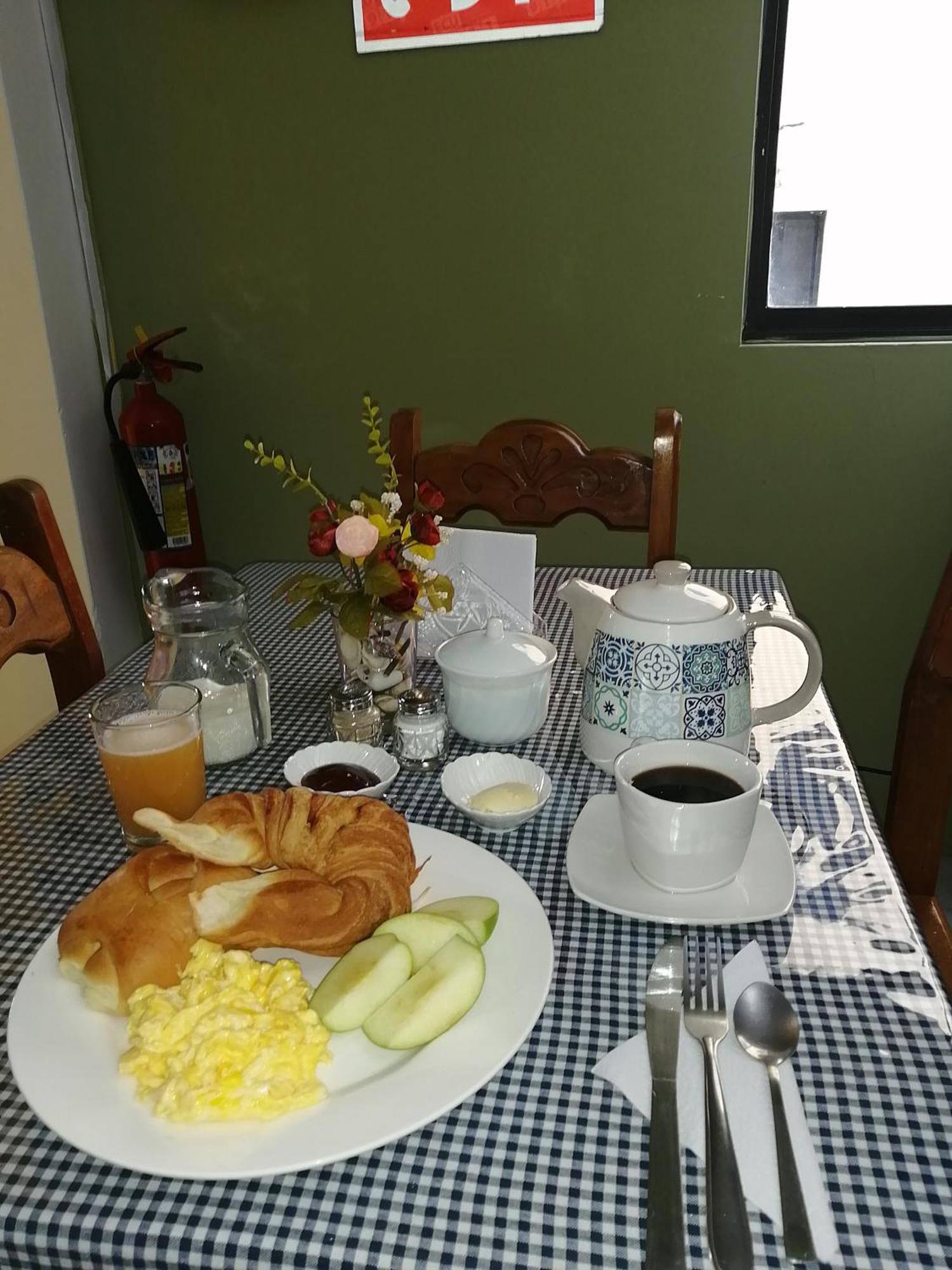 Hostal La Casa De Luis Puerto Baquerizo Moreno Bagian luar foto