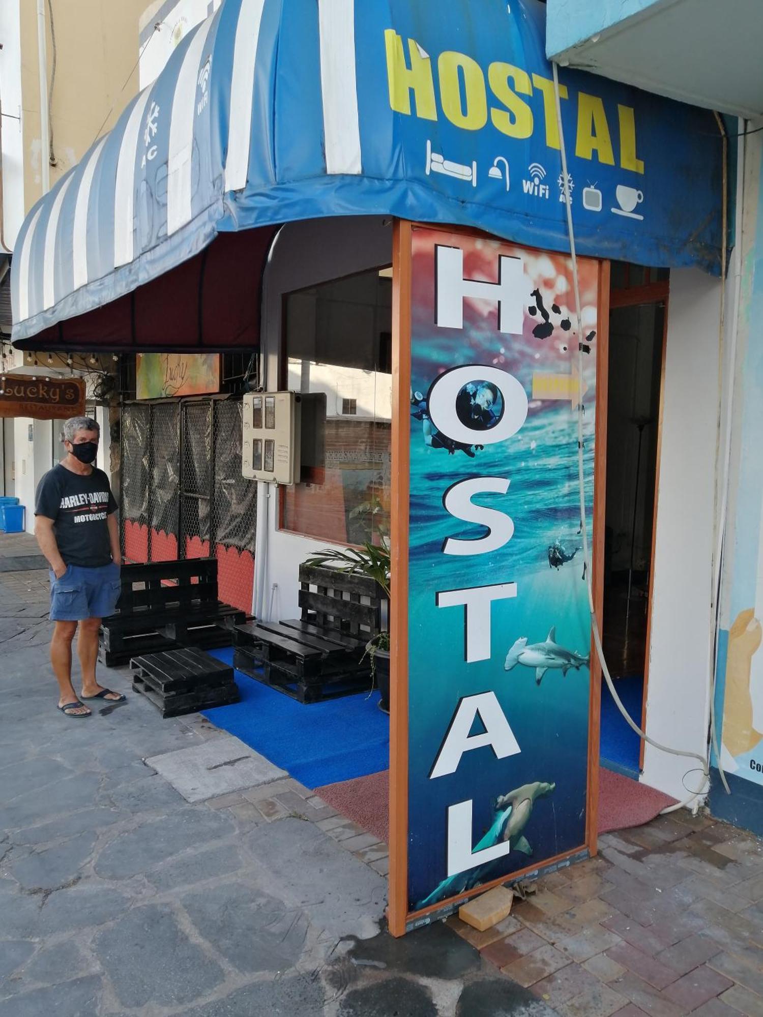 Hostal La Casa De Luis Puerto Baquerizo Moreno Bagian luar foto